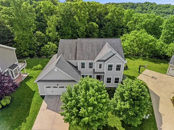 212 Pinnacle Ct, Valencia, PA 16059
