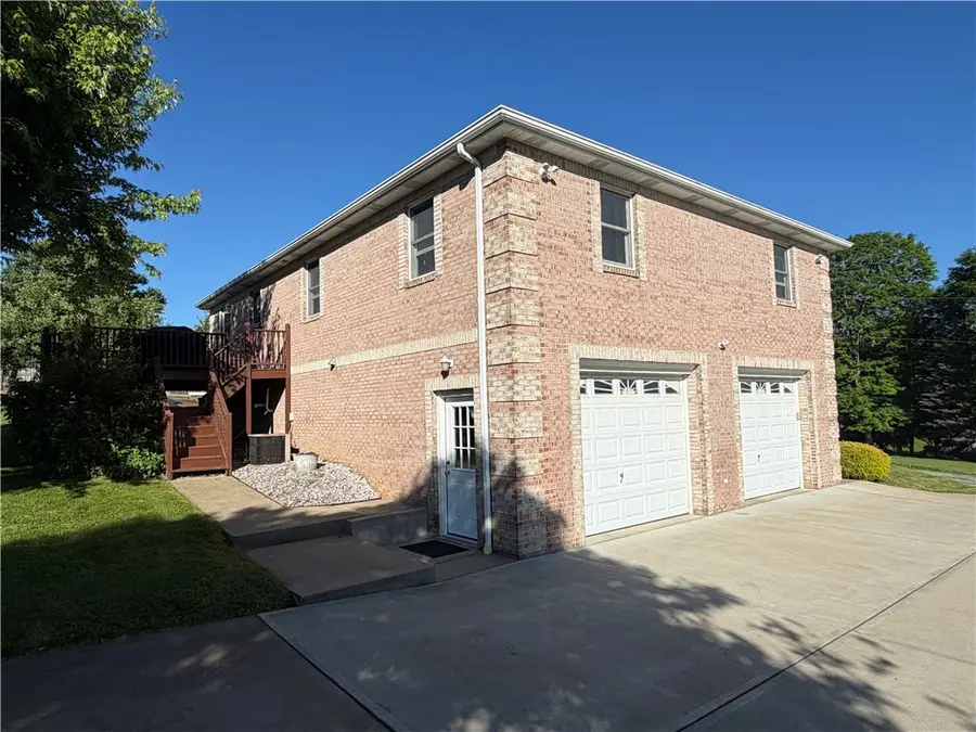 902 Central Dr, New Eagle, PA 15067 - #3