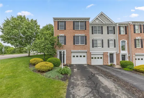 101 Castle View Dr, Mc Kees Rocks, PA 15136