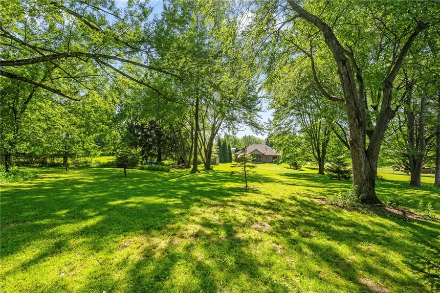 126 Lipinwood Drive, Beaver Falls, PA 15010 - #2