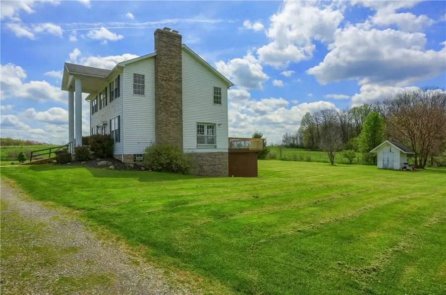 635 Cameron Rd, New Castle, PA 16101 - #3