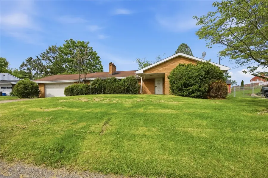 4104 Burnsire Dr, Irwin, PA 15642 - #3