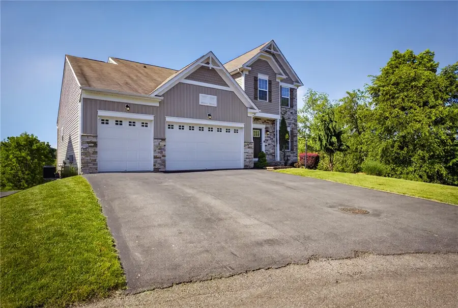 229 W Country Barn Rd, Houston, PA 15342 - #3