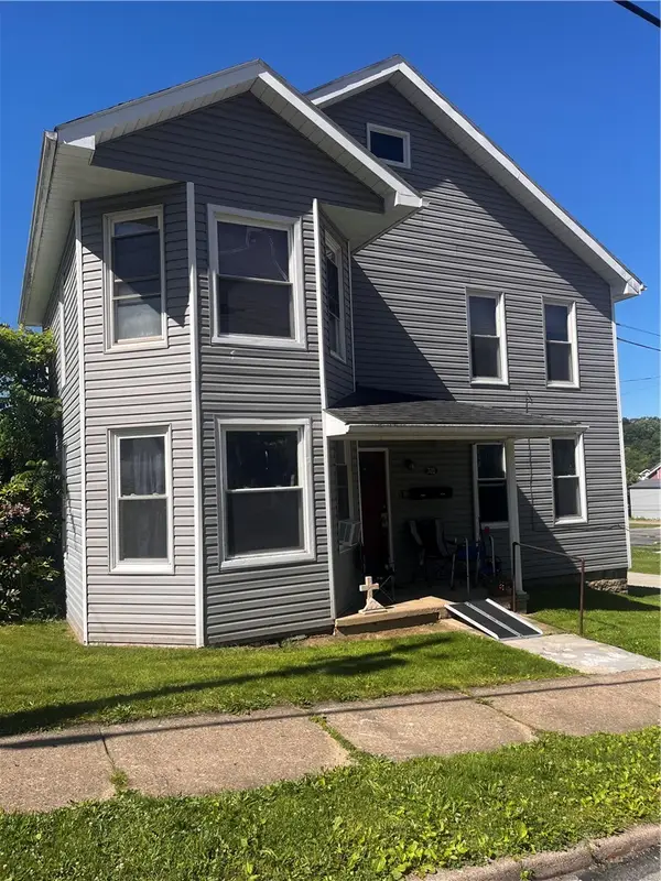 702 Vine, West Newton, PA 15089