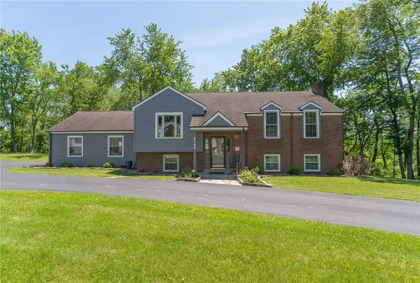 5190 Windy Hill Dr, Gibsonia, PA 15044
