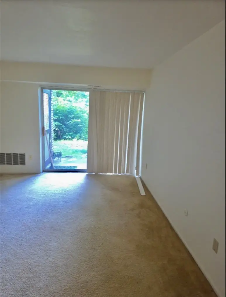 7127 Sanlin Dr, Coraopolis, PA 15108 - #3