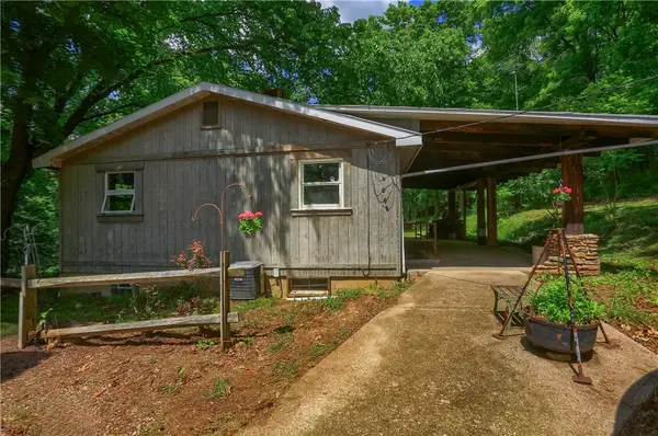 149 Seneca School Rd, Harmony, PA 16037