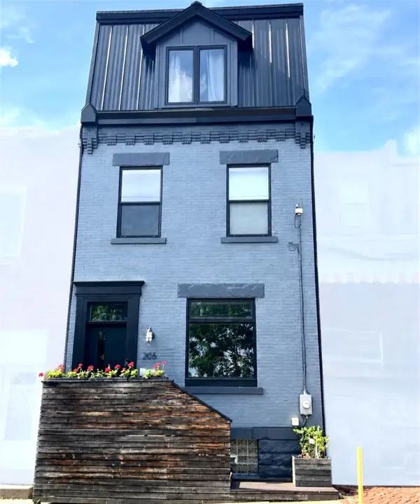 206 Carrington St, Pittsburgh, PA 15212