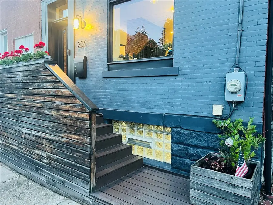 206 Carrington St, Pittsburgh, PA 15212 - #2