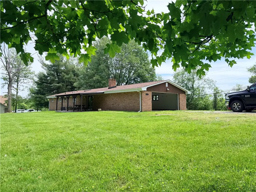 207 Munntown Rd., Eighty Four, PA 15330 - #3