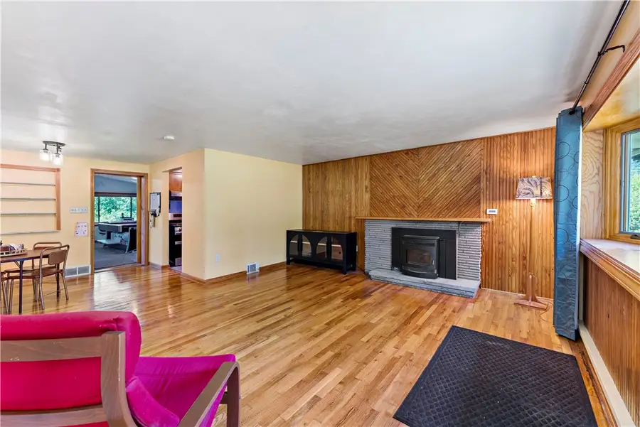 109 Elm Ln, Coraopolis, PA 15108 - #2