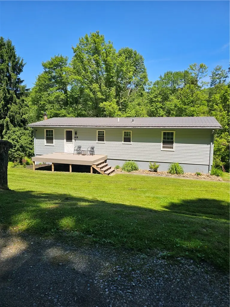 324 Barr Rd, Natrona Heights, PA 15065 - #1