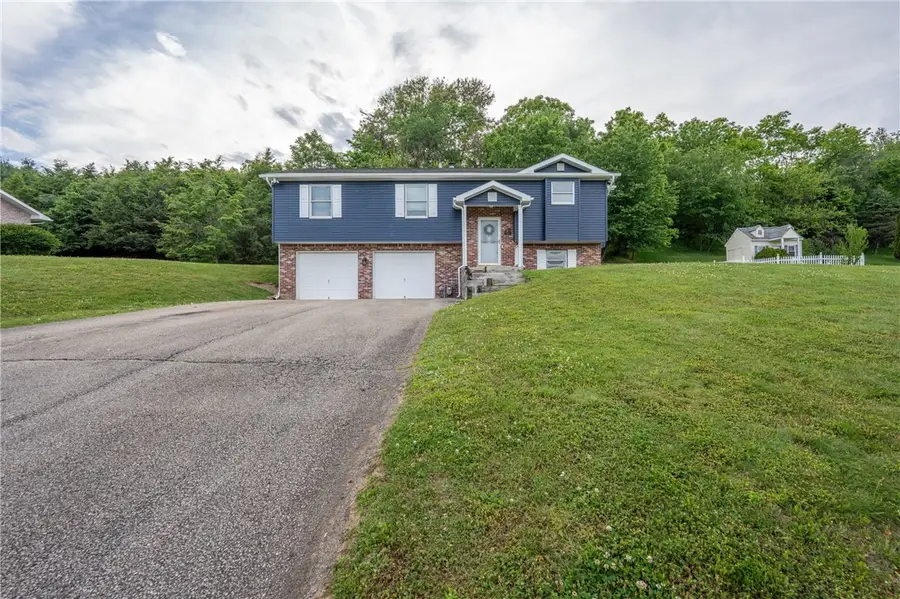 1053 New London Dr, Greensburg, PA 15601 - #2