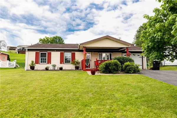652 Westchester Dr, North Huntingdon, PA 15642