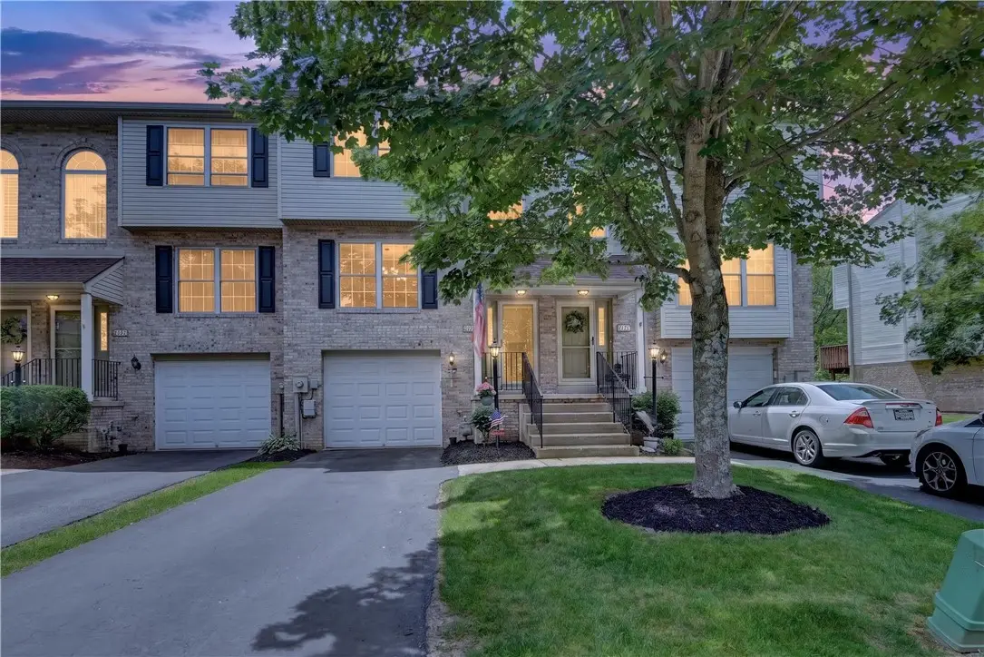 3092 Meadow Brook Ct, Gibsonia, PA 15044 - #1