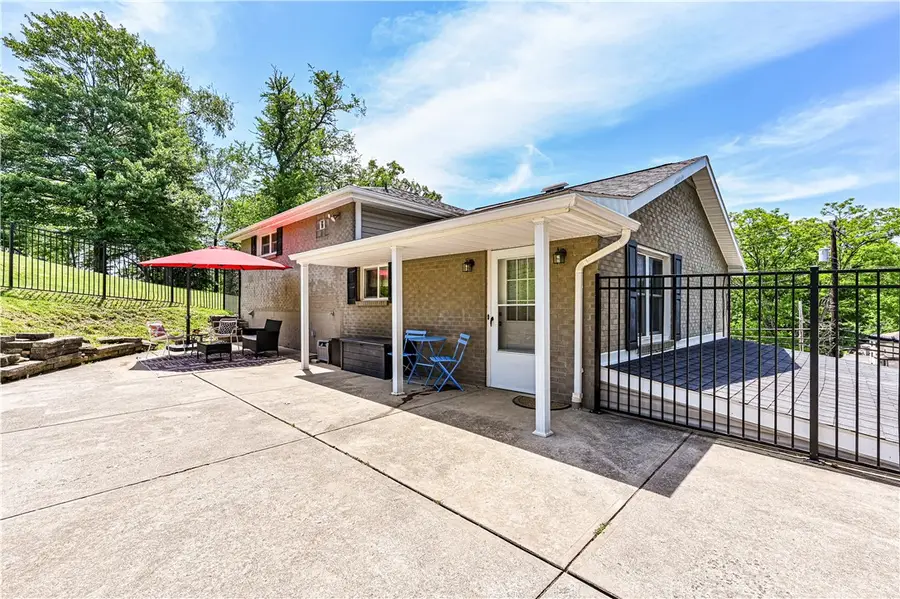 765 Robbins Station Rd, Irwin, PA 15642 - #3