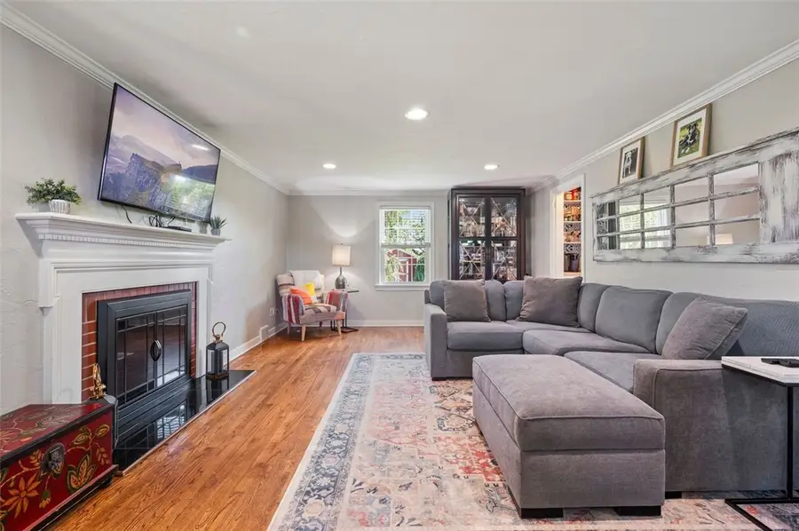 4 E Club Dr, Pittsburgh, PA 15236 - #2