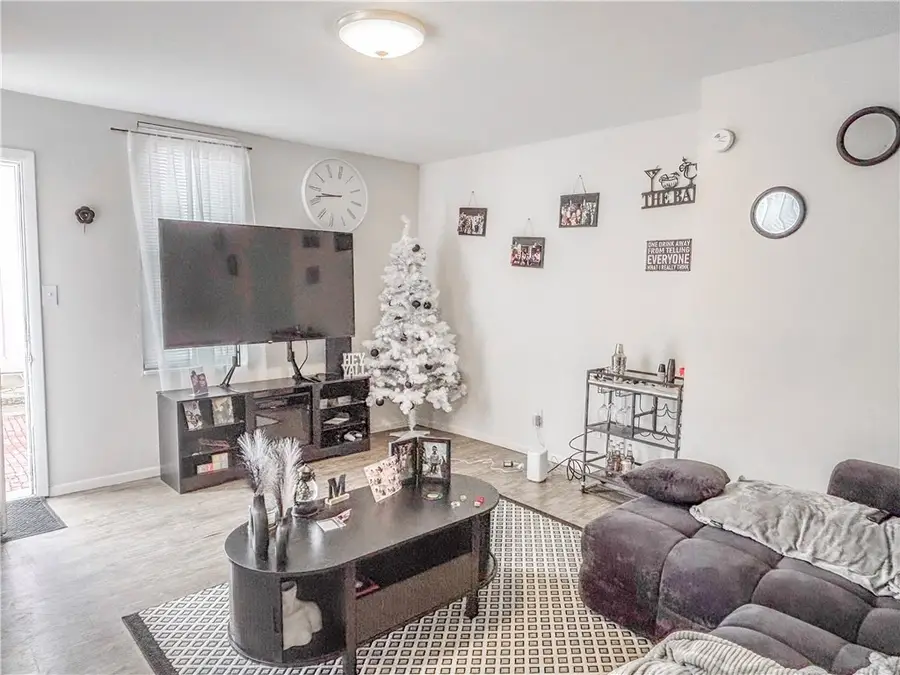 333 Washington St, McKees Rocks, PA 15136 - #2