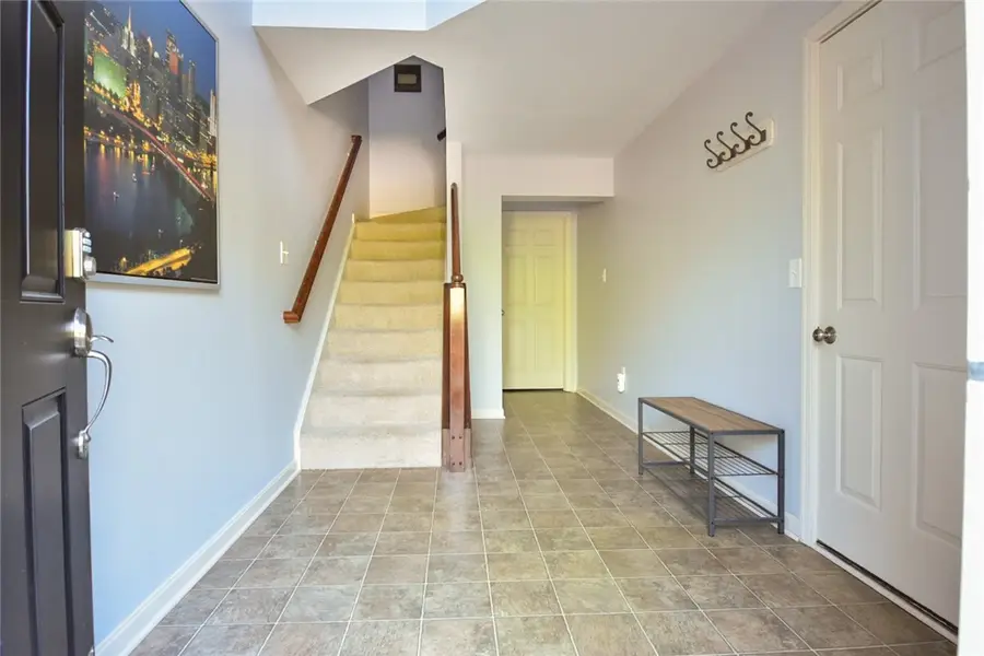 957 Montclair Dr, Coraopolis, PA 15108 - #2