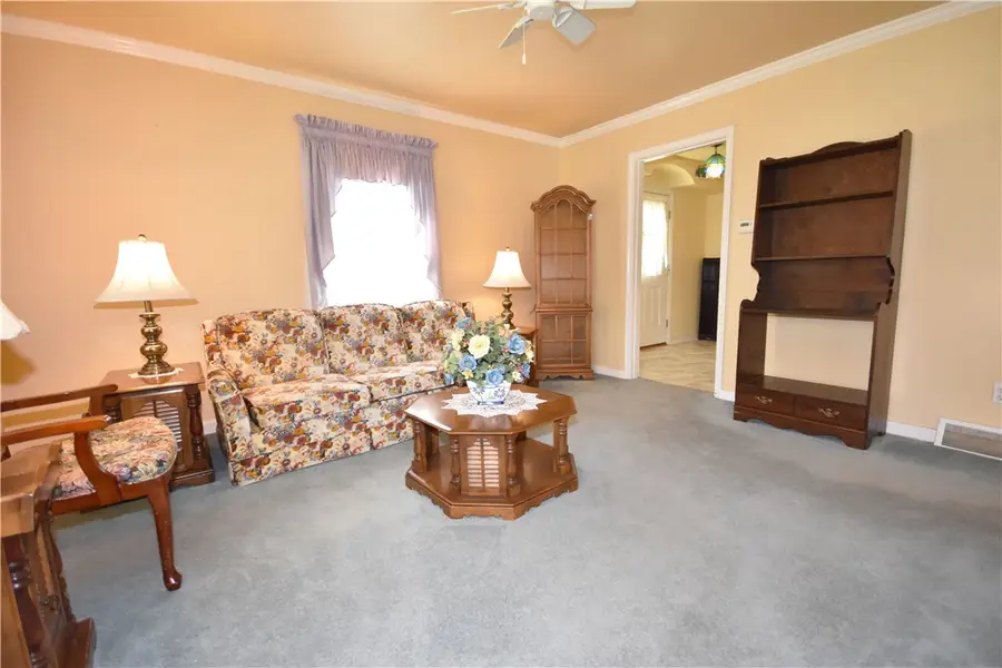 6914 Monroe Ave, West Mifflin, PA 15122 - #3