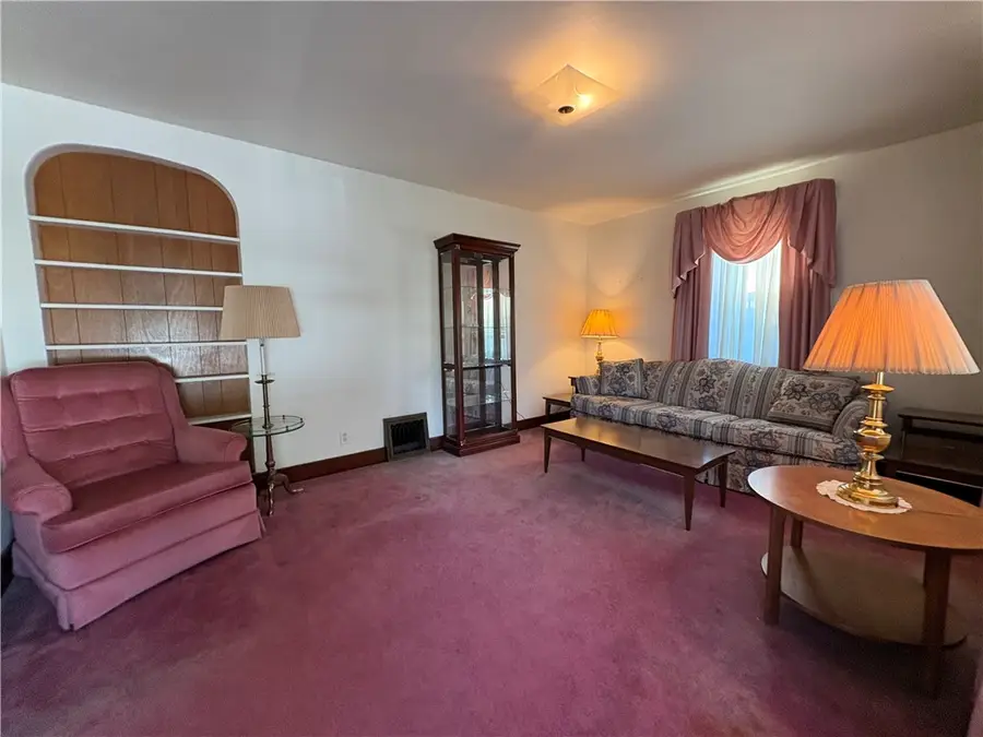 6916 Monroe Ave, West Mifflin, PA 15122 - #3