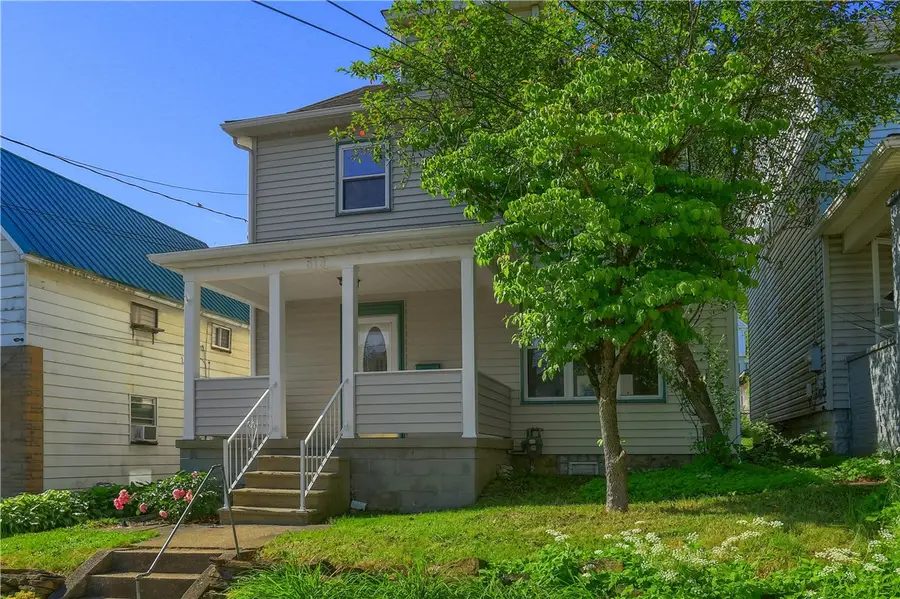 513 Franklin Ave, Ellwood City, PA 16117 - #2