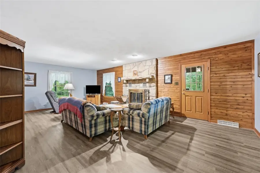 137 Spring Valley Rd, Valencia, PA 16059 - #3