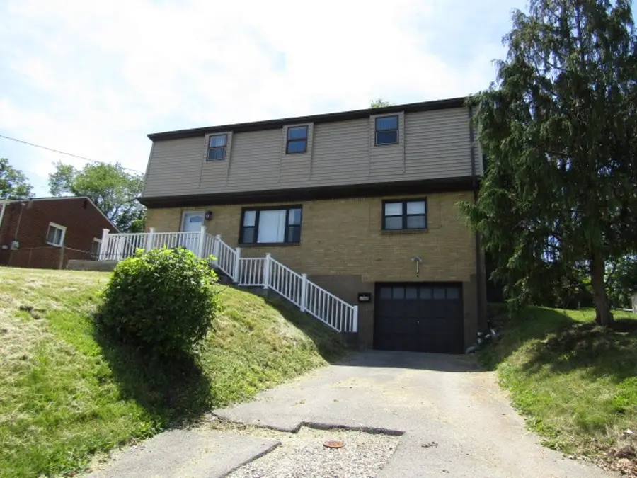 5560 Clarene Dr, Bethel Park, PA 15102 - #2