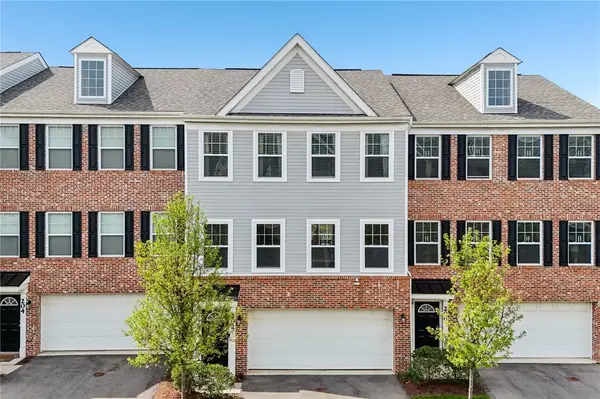 202 Faulk Dr, Warrendale, PA 15086