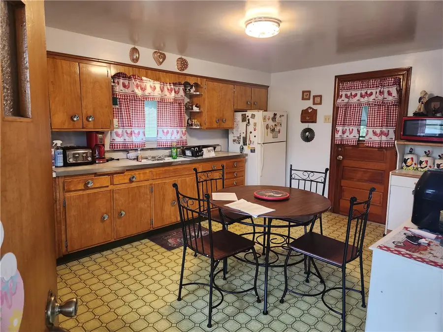 130 Kirkpatrick Ave, Leechburg, PA 15656 - #3