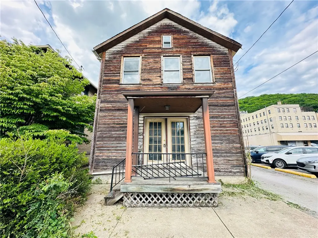 222 S Jefferson St, Kittanning, PA 16201 - #1