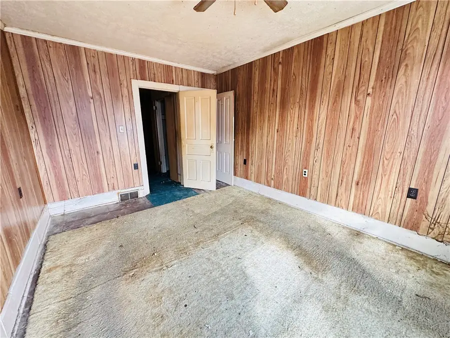 222 S Jefferson St, Kittanning, PA 16201 - #3