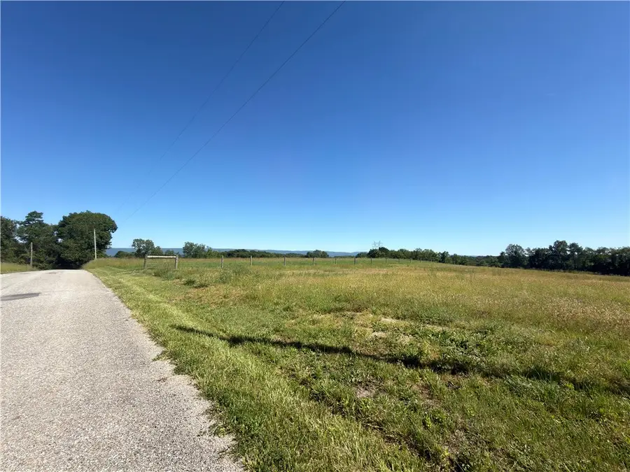 187 Sumey Rd, McClellandtown, PA 15458 - #3