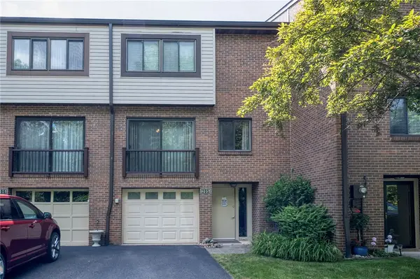 205 Springwater Ct, Coraopolis, PA 15108