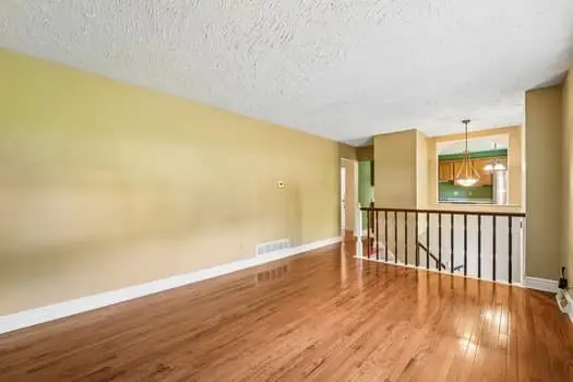 584 Joan St, Cranberry, PA 16066 - #3