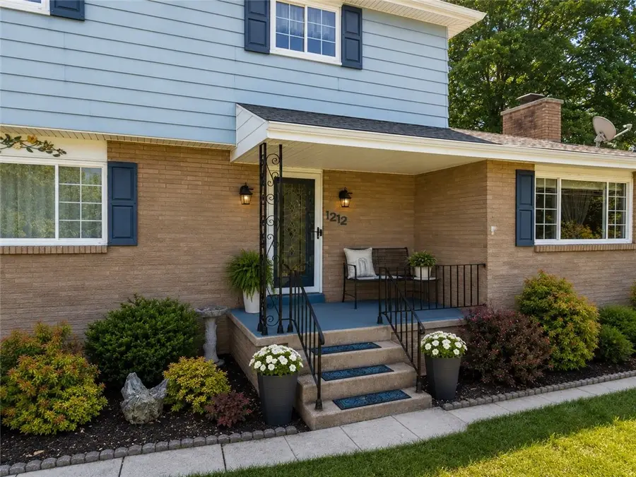1212 Mountain View Dr, Greensburg, PA 15601 - #3