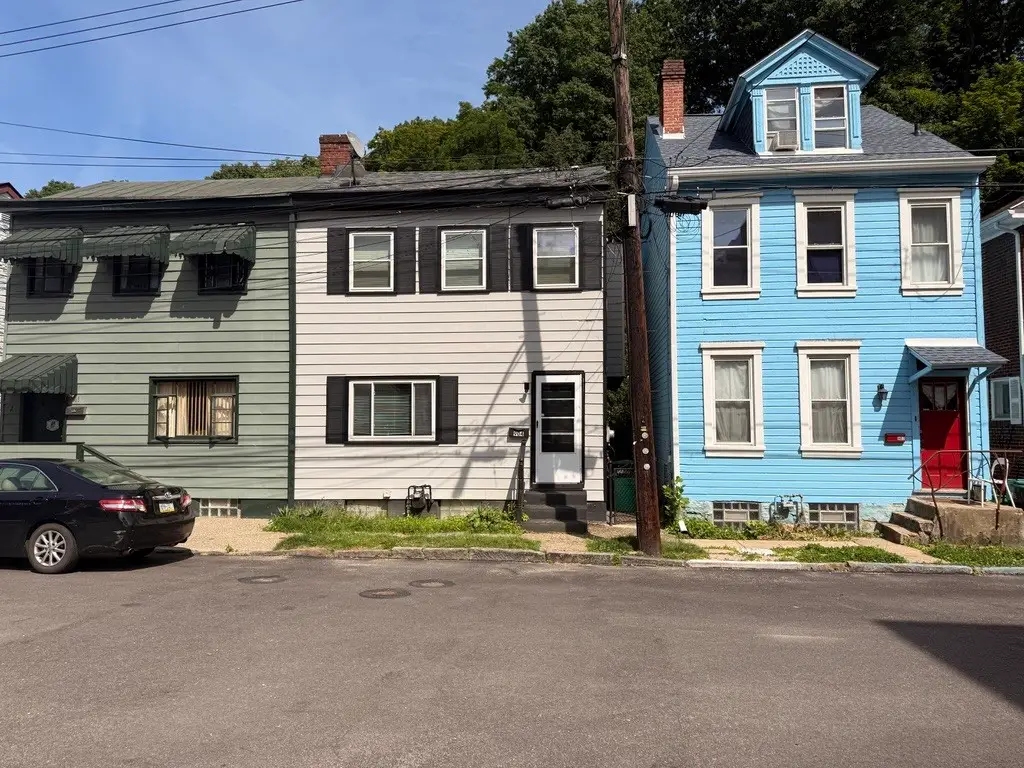 904 Hansen St, Pittsburgh, PA 15209 - #1