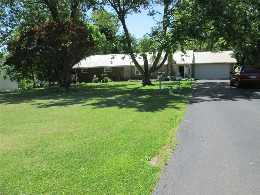 111 Linden St, Beaver Falls, PA 15010 - #1