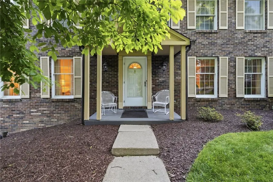 864 Eisenhower Dr, Pittsburgh, PA 15228 - #3
