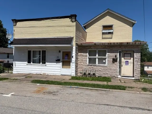 936 1/2 Meadow Ave, Charleroi, PA 15022 - #1