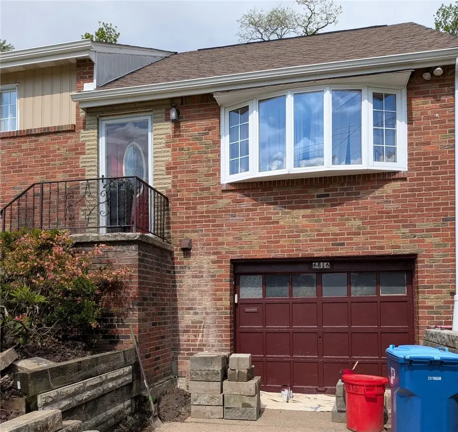 6816 Tunnelview Dr, Pittsburgh, PA 15235 - #1