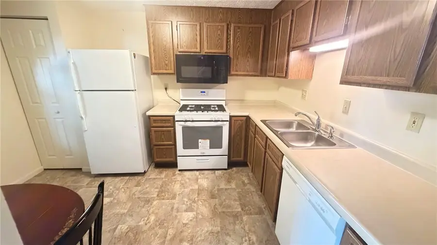 5085 Empire Dr, Bridgeville, PA 15017 - #3