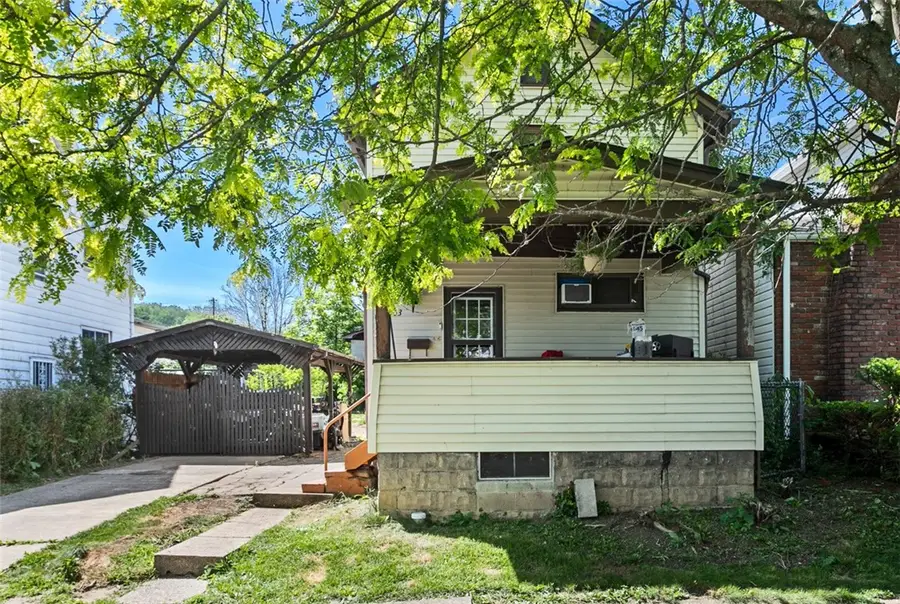 303 N 5th St, Youngwood, PA 15697 - #2