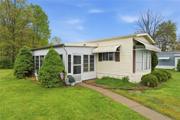 1515 Lee Ln, Grove City, PA 16127