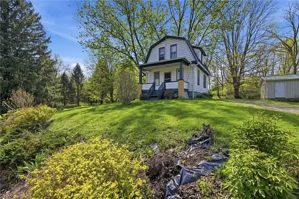 1239 Rebecca St, New Castle, PA 16101