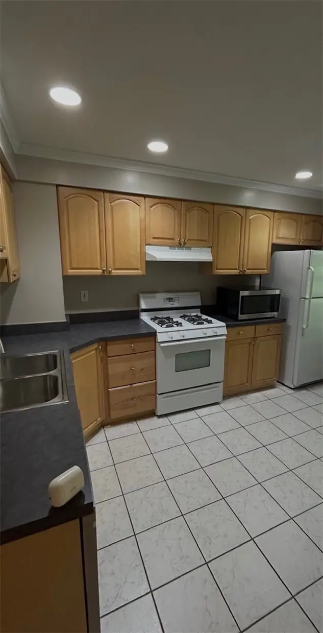 14 Yale Ave, Pittsburgh, PA 15229 - #2
