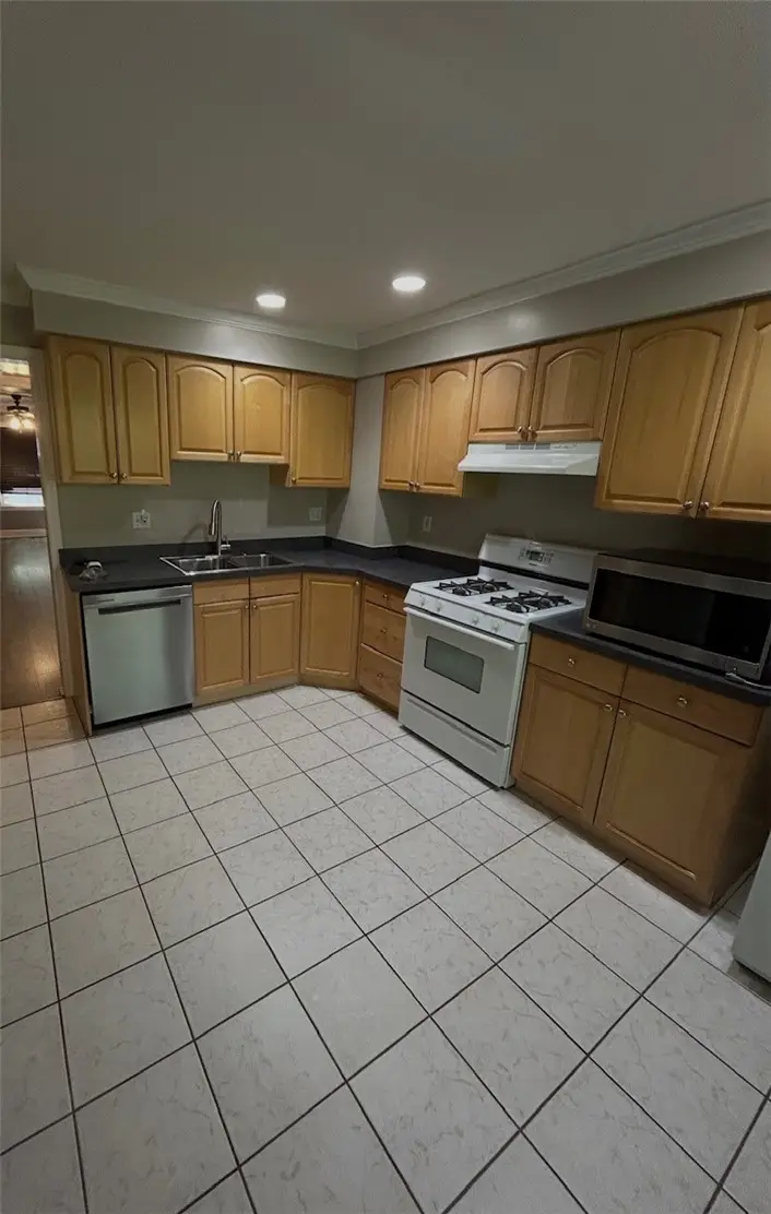 14 Yale Ave, Pittsburgh, PA 15229 - #3