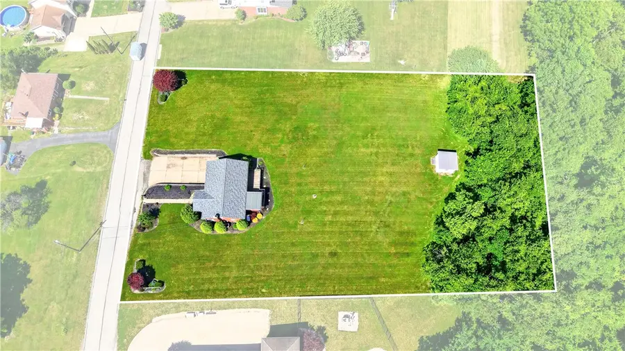 3004 Ohio Ave, Finleyville, PA 15332 - #2