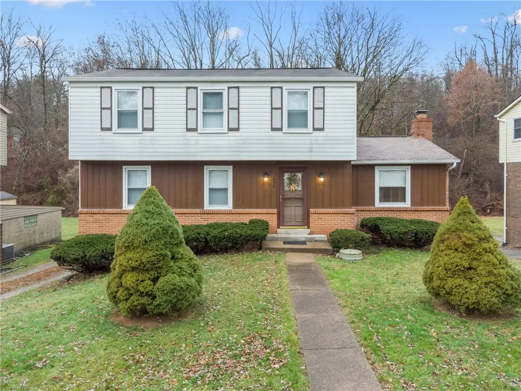 690 Pine Valley Dr, Pittsburgh, PA 15239 - #1