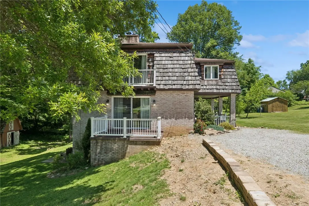 1000 Weir Dr, Rostraver, PA 15012 - #1
